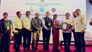 गोकुळच्या सुप्रिया चव्हाण यांना सर्वोत्तम महिला दूध उत्पादक पुरस्कार…